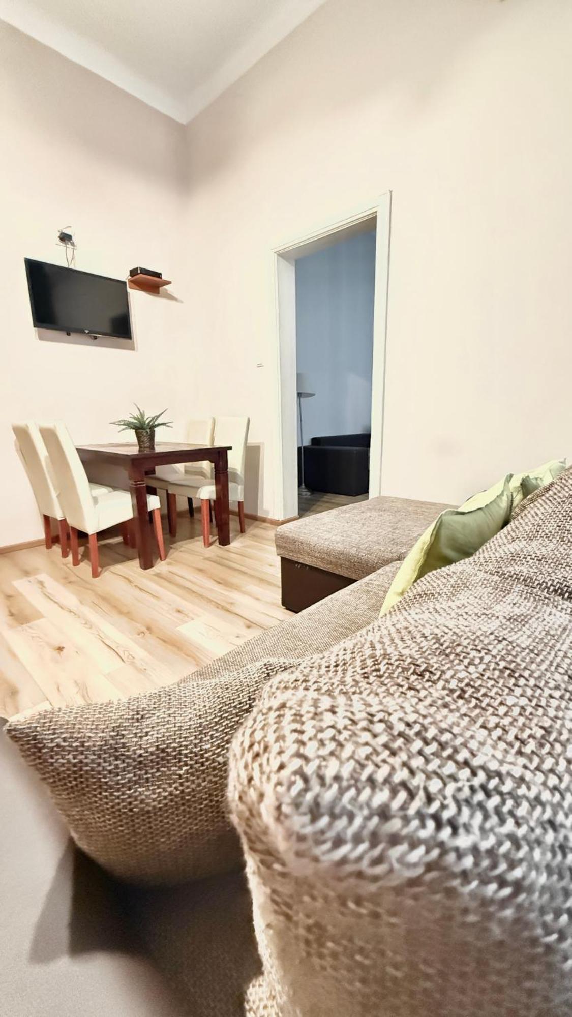 Central Walk Fashionstreet Apartmnts 布达佩斯 外观 照片